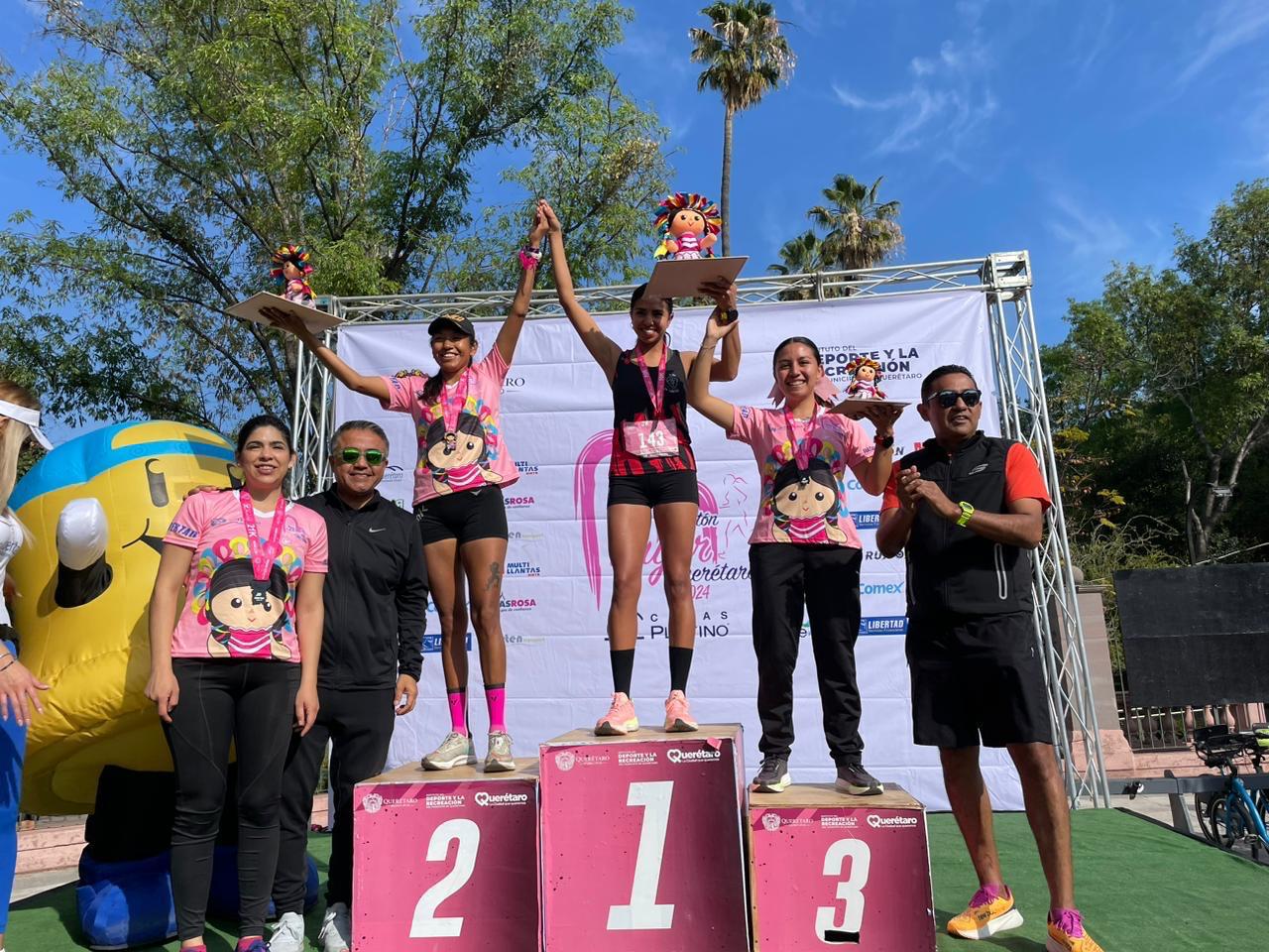Con una participación superior a 3 mil 700 mujeres de todas las edades, se llevó a cabo el Medio Maratón de la Mujer 2024, donde las principales arterias de esta ciudad se pintaron de rosa.