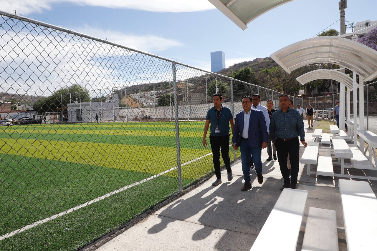 H-E-B colabora en la revitalización de espacio público para promover el deporte.