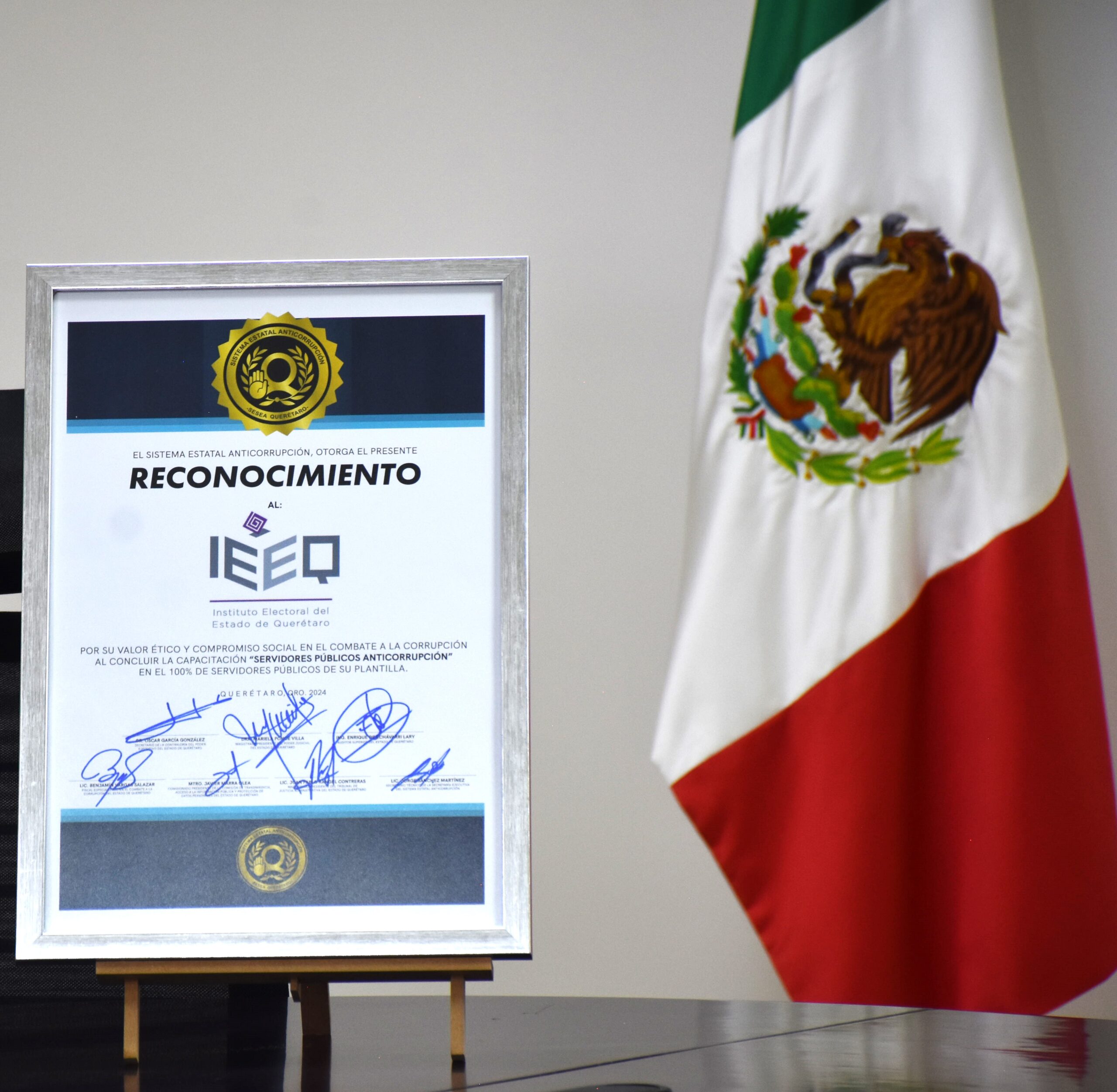Recibe IEEQ reconocimiento por combate a la corrupción