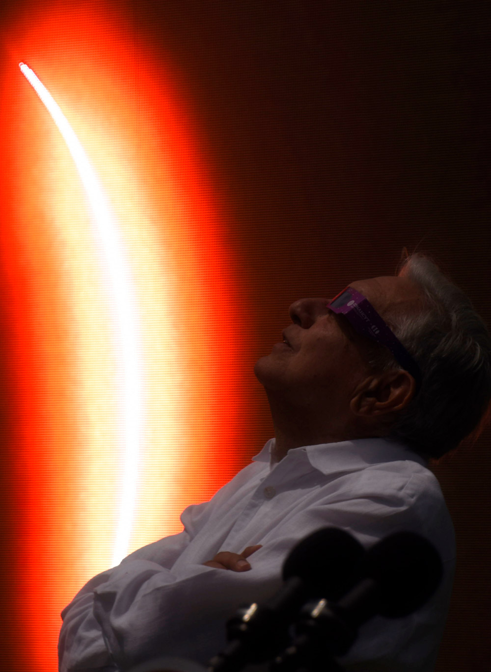Presidente atestigua eclipse solar total en Mazatlán; “es un privilegio vivir para contarlo”, asegura