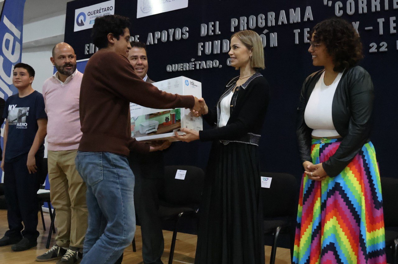 Recibe SEDIF apoyos del programa Corriendo por la Educación 2024