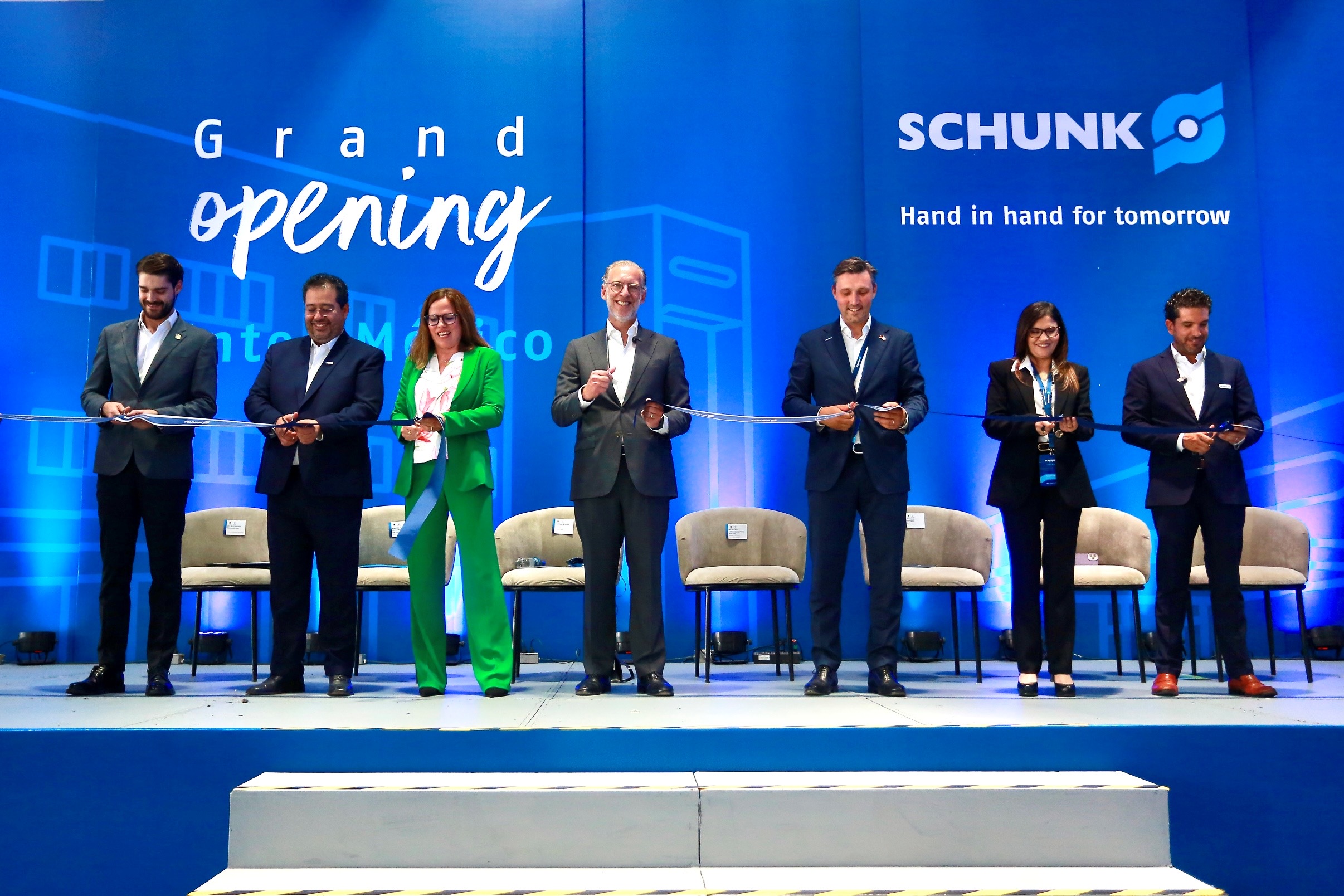 Titular de SEDESU inaugura Centro Tecnológico de Schunk México