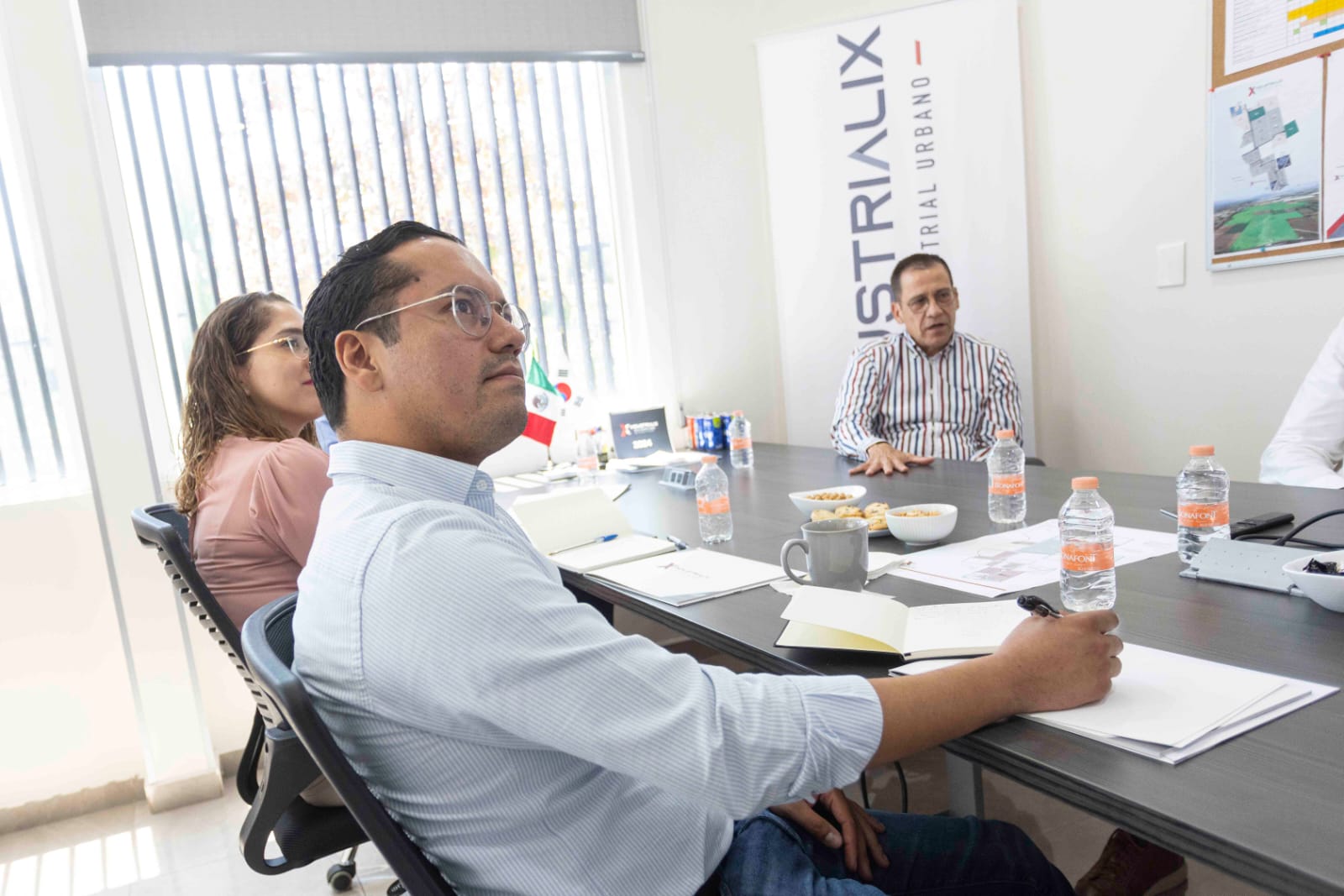 Se reúne Chepe Guerrero con empresarios del grupo Industrialix