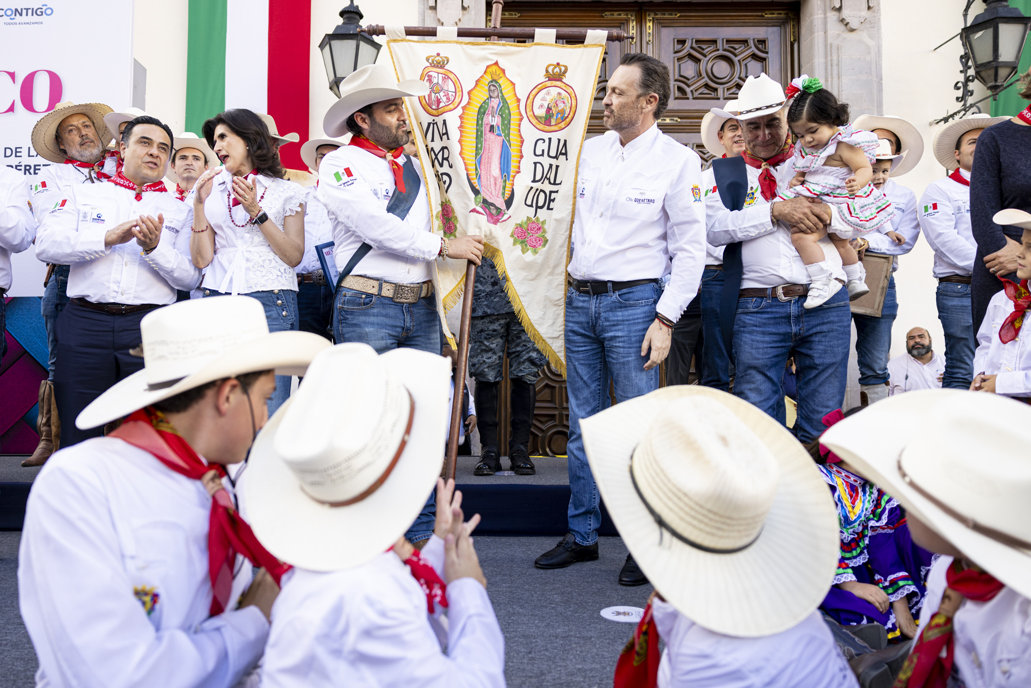 Recibe Gobernador a integrantes de la Cabalgata Histórica de la Conspiración Ignacio Pérez
