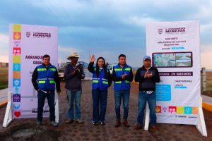 JAIRO MORALES, ENTREGA RED ELÉCTRICA AL SAUZ NORTE
