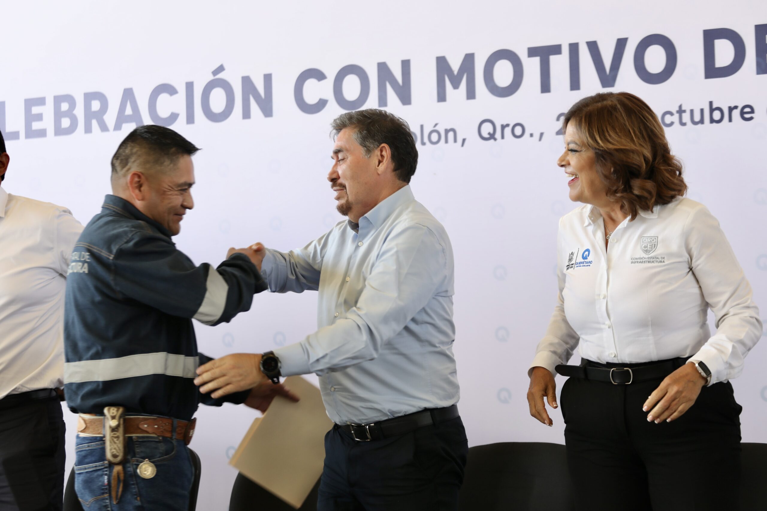 Encabeza SDUOP celebración del Día del Caminero