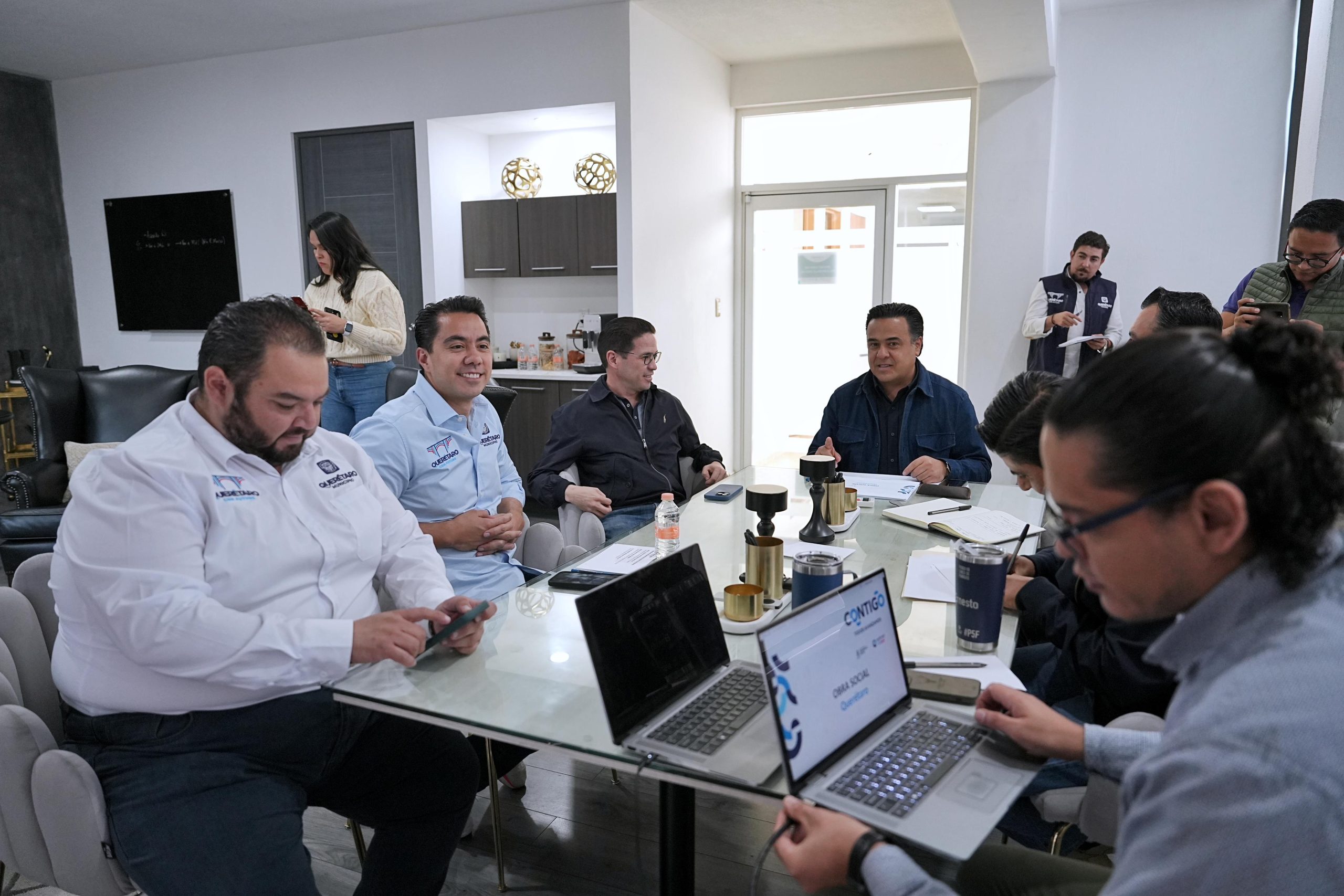 Acuerdan Sedesoq y Municipio de Querétaro una bolsa de dos mil quinientos millones de pesos para obra pública y social