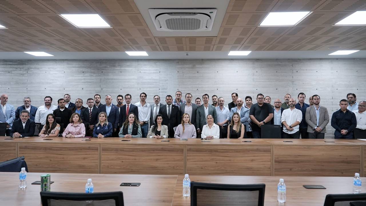 Reunión de Alcalde de Querétaro con Presidentas de Cámaras Empresariales.