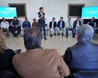 Reunión de Felifer Macías con Vecinos de Juriquilla.